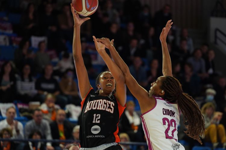 Bourges dans la douleur et Basket Landes tout en maitrise